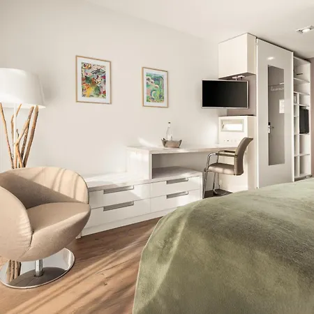 Hotel Lago 3*