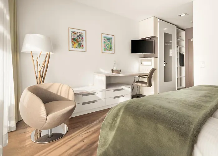 Hotel Lago 3*